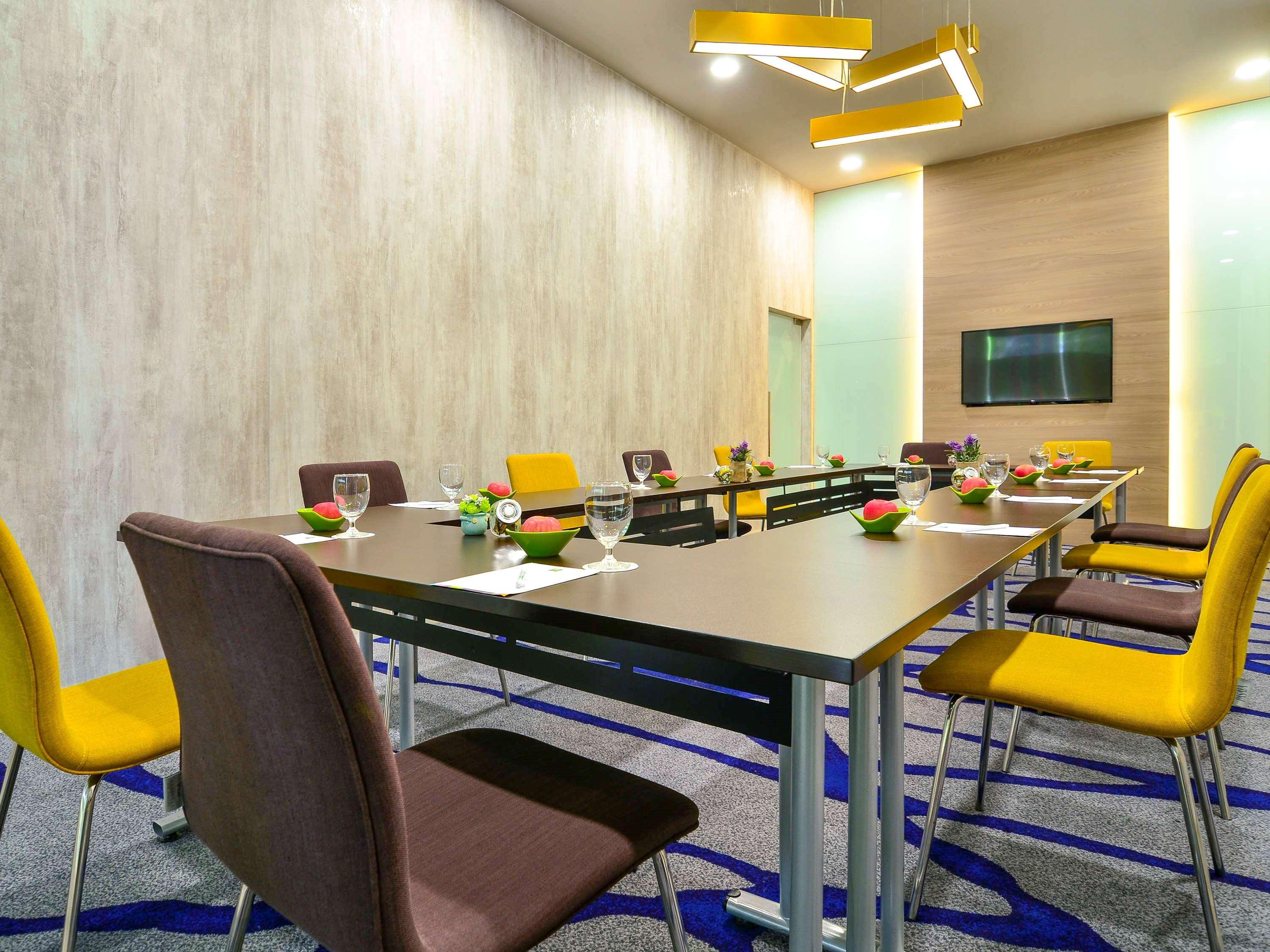 Ibis Styles Kuala Lumpur Sri Damansara Hotel Петалинг Джая Екстериор снимка