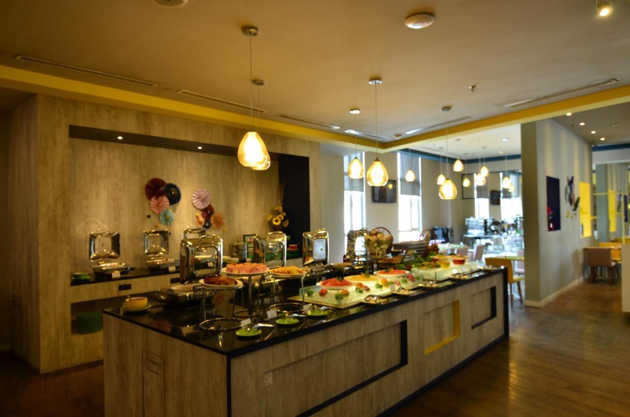 Ibis Styles Kuala Lumpur Sri Damansara Hotel Петалинг Джая Екстериор снимка