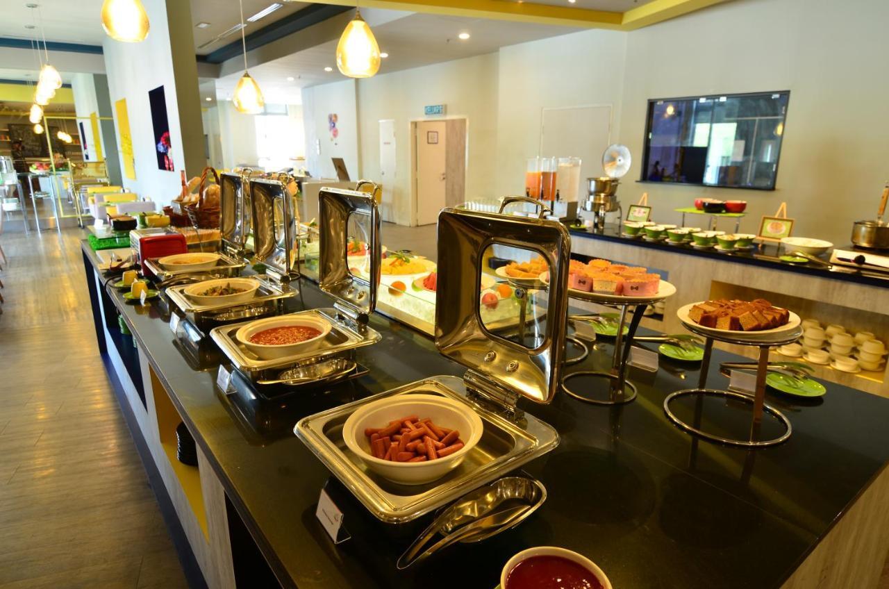 Ibis Styles Kuala Lumpur Sri Damansara Hotel Петалинг Джая Екстериор снимка